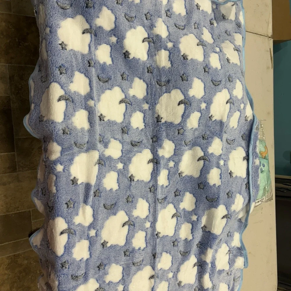 Cozy Pet Patterned Blanket